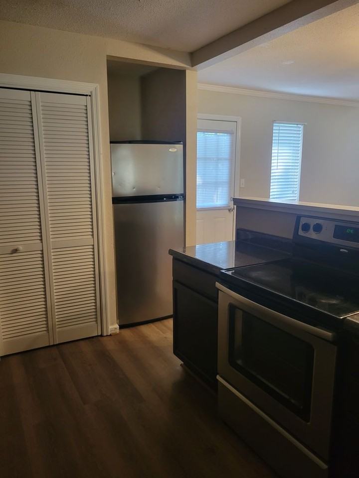 15 Lakewood Ct - Photo 6 of 14
