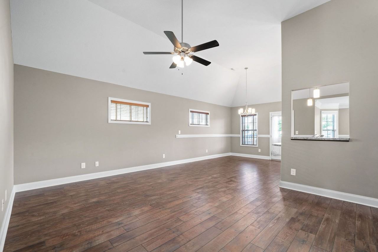515 Sourwood Dr - Photo 5 of 29