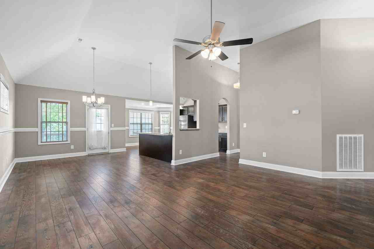 515 Sourwood Dr - Photo 6 of 29