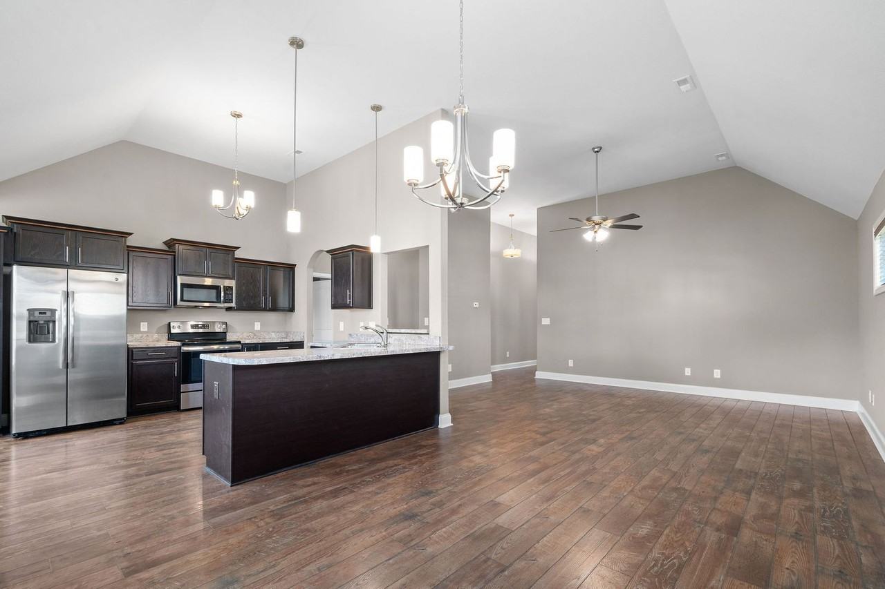 515 Sourwood Dr - Photo 7 of 29