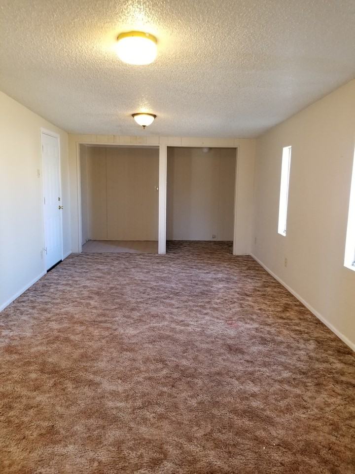 3108 Duckworth Ave - Photo 4 of 17