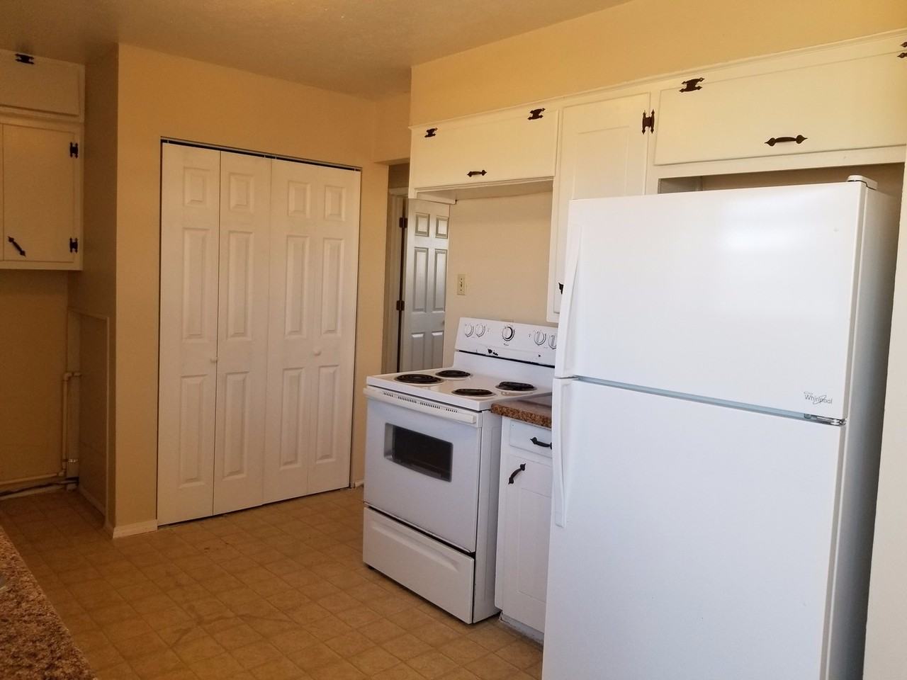 3108 Duckworth Ave - Photo 6 of 17