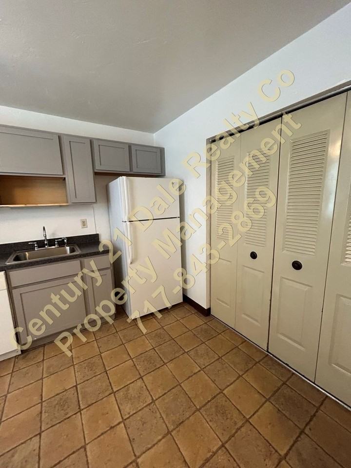 1759 Baron Dr - Photo 3 of 12