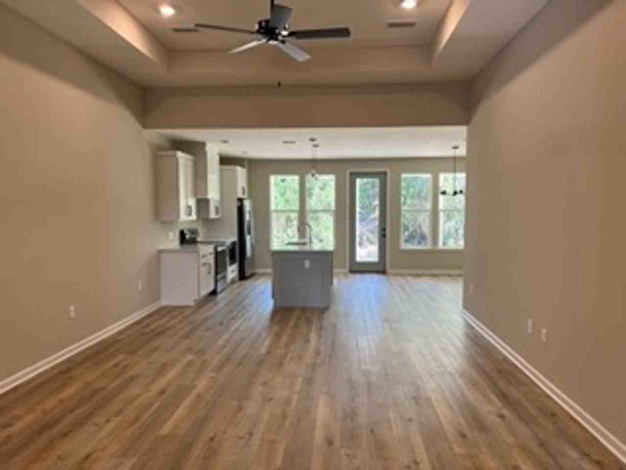 6415 Wildwood Ct - Photo 3 of 20