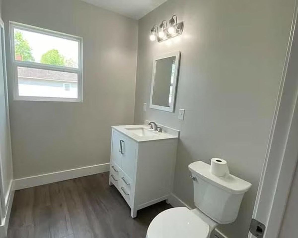 1630 Spruce St - Photo 5 of 6