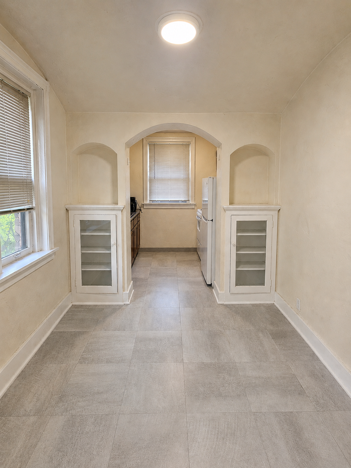 Phillips Avenue Apartments - Photo 4 of 5