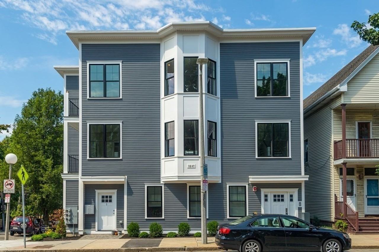 3240 Washington St - Photo 6 of 11