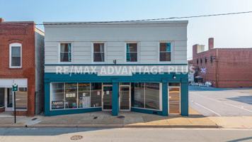 featured image of 118 W 3rd St