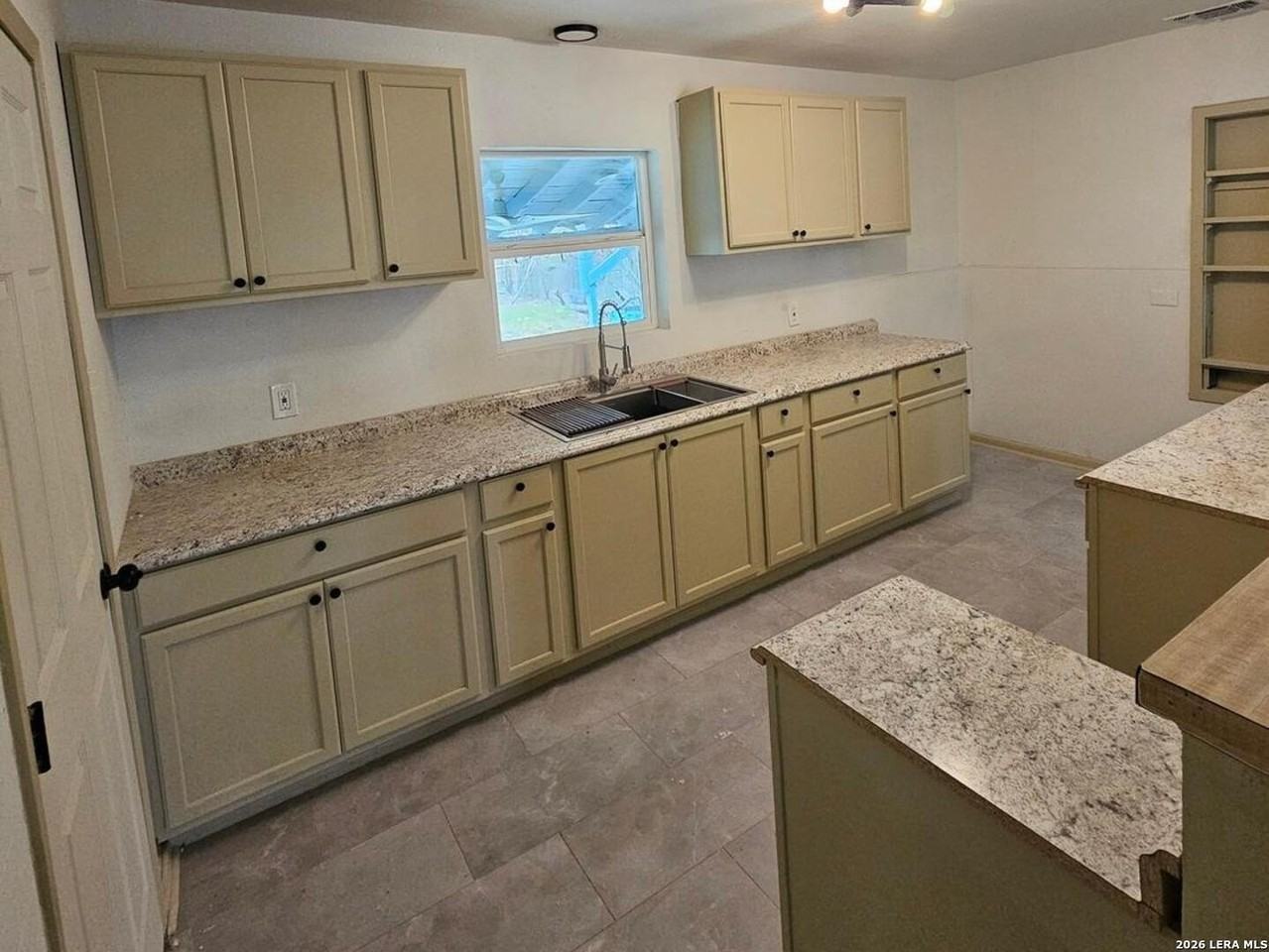 335 Baker - Photo 5 of 10
