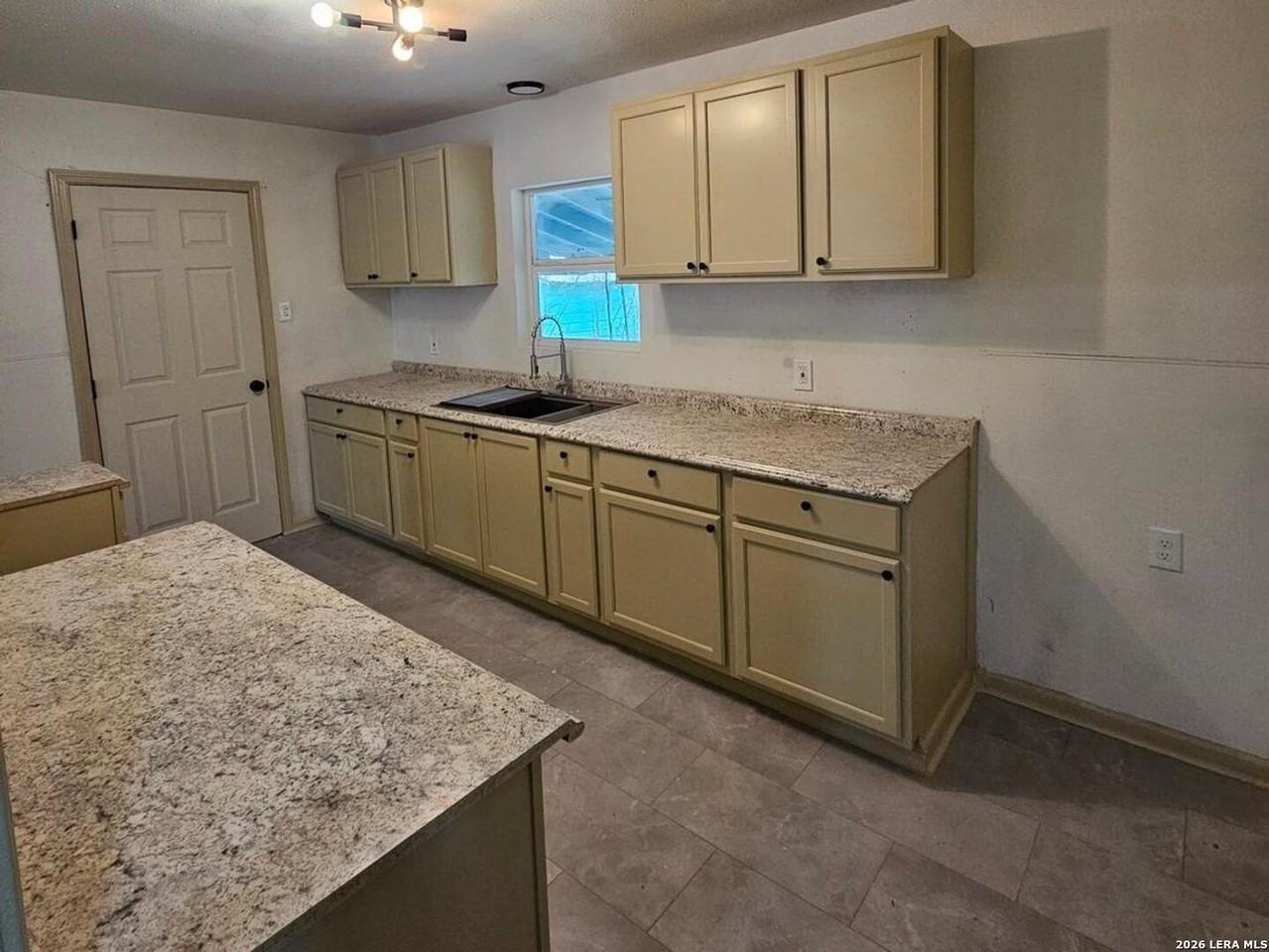 335 Baker - Photo 6 of 10
