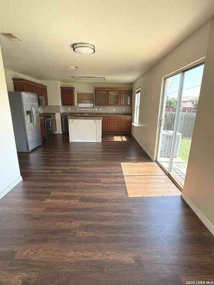 9310 Dublin Grn - Photo 5 of 18