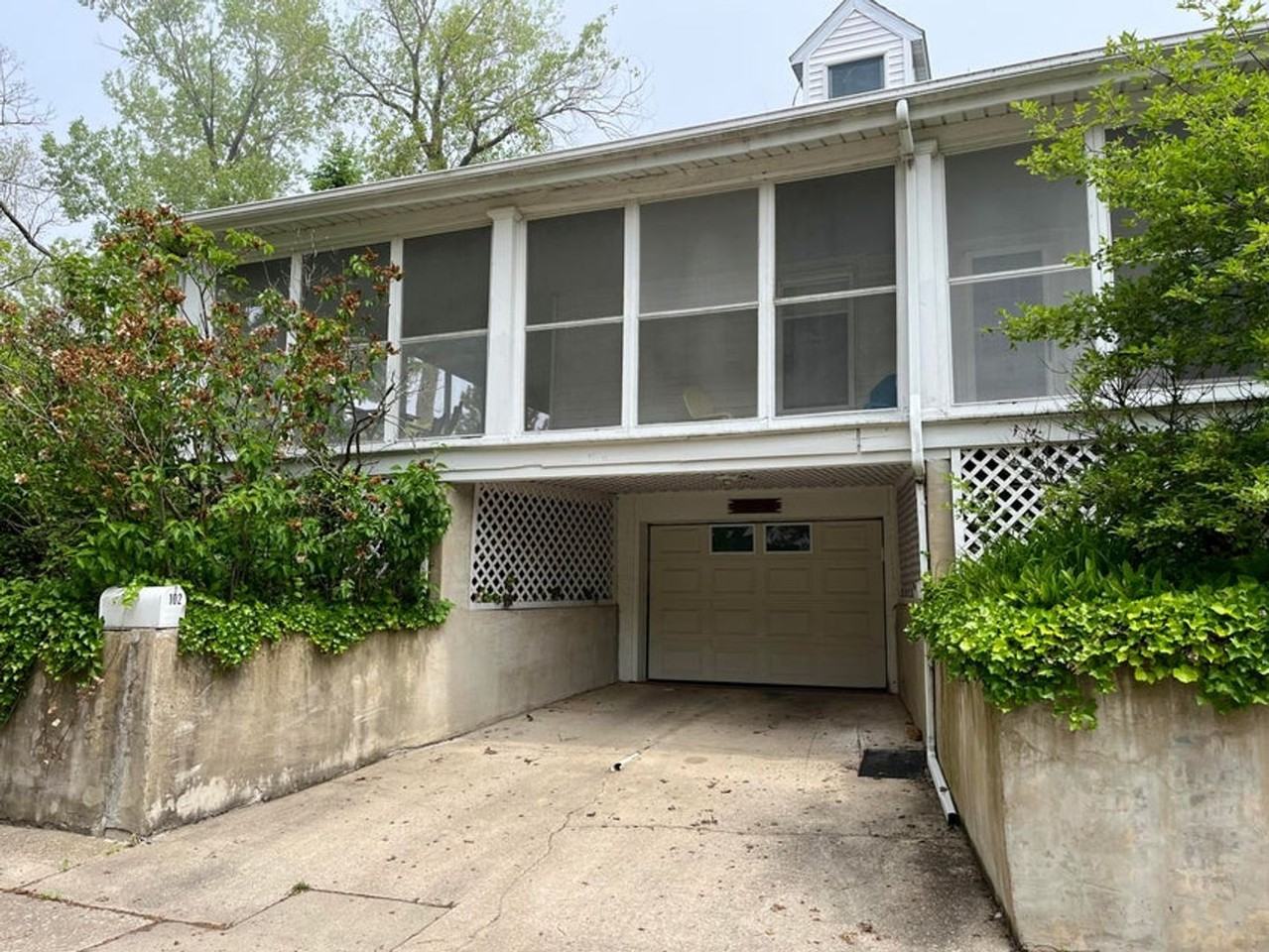 102 N Pier St - Photo 4 of 31