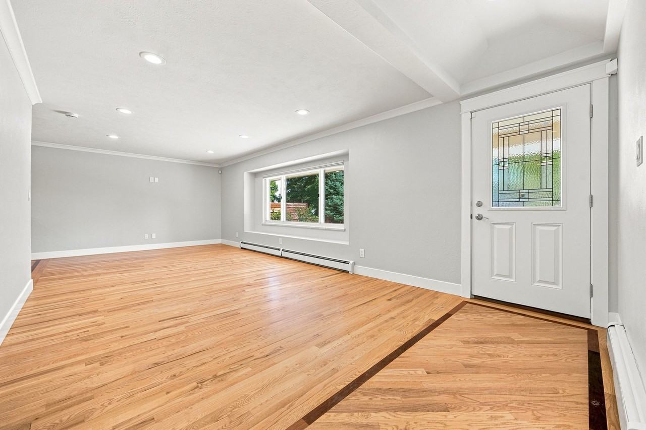 2673 Taft St - Photo 4 of 26