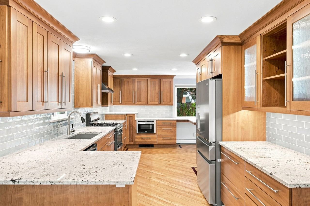 2673 Taft St - Photo 5 of 26