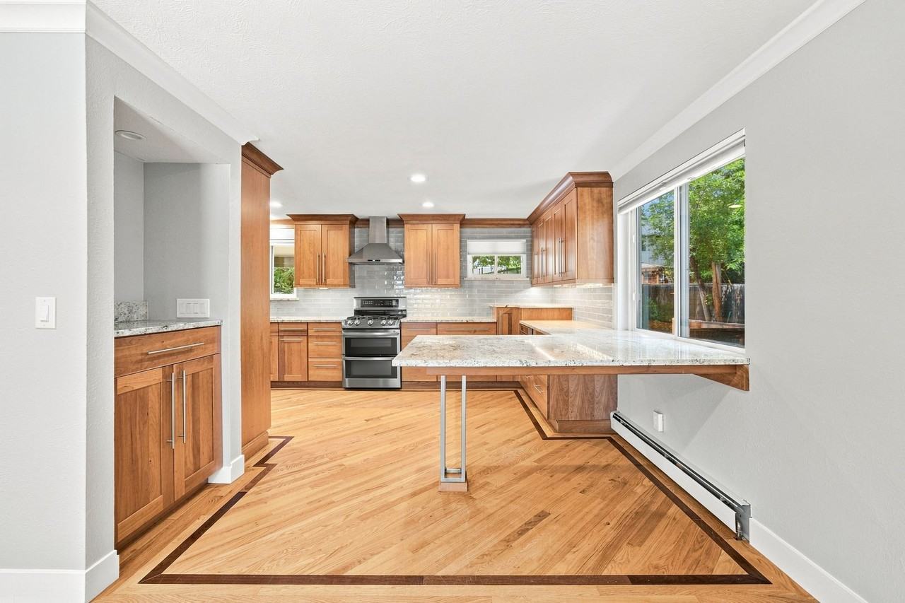 2673 Taft St - Photo 6 of 26