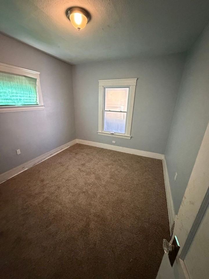 11624 Forest Ave - Photo 2 of 7