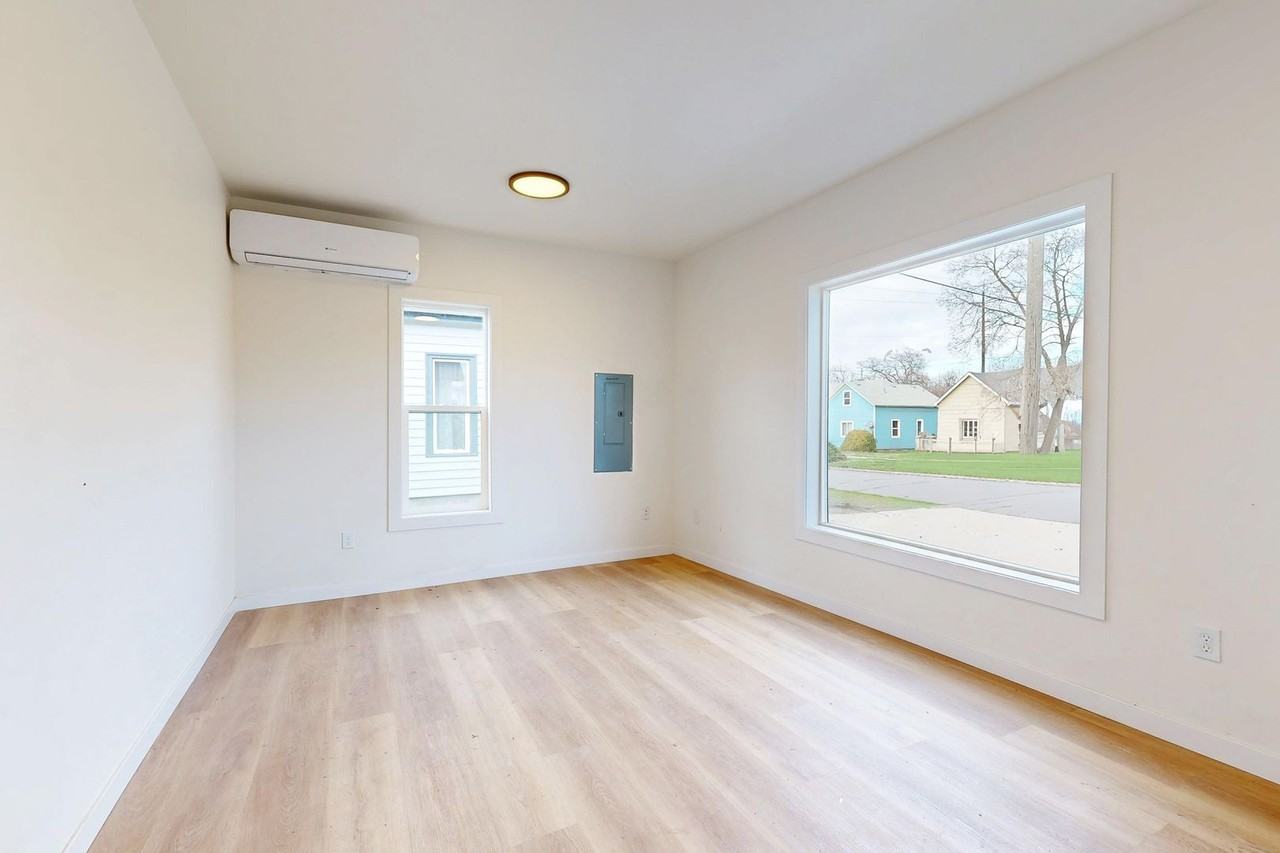 407 W Pine St - Photo 4 of 18