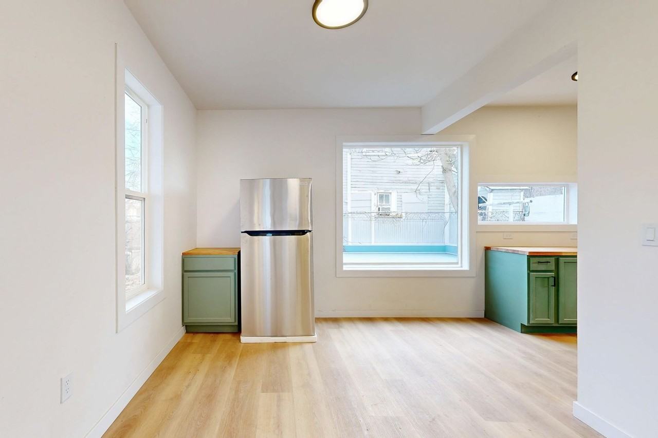 407 W Pine St - Photo 6 of 18