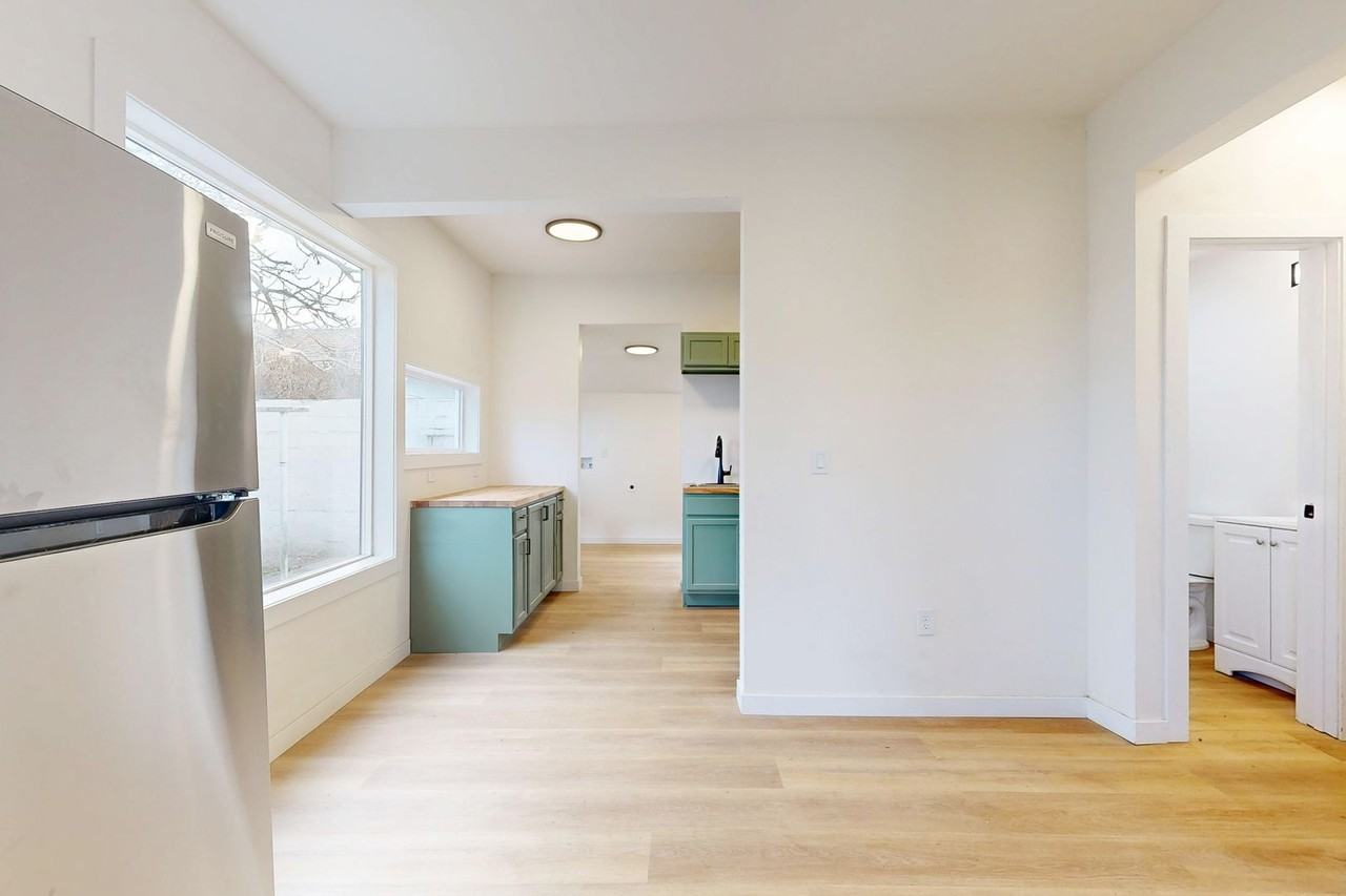 407 W Pine St - Photo 7 of 18