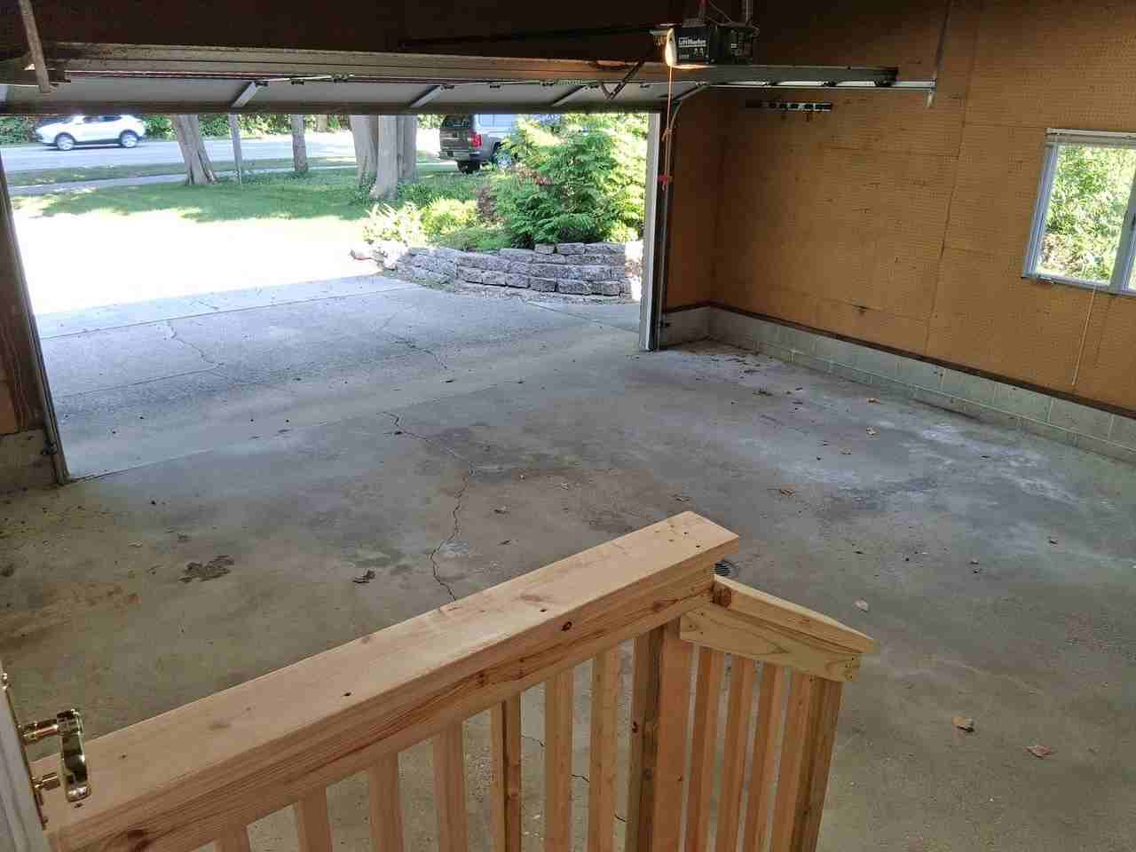 12368 Lakeshore Dr - Photo 6 of 32