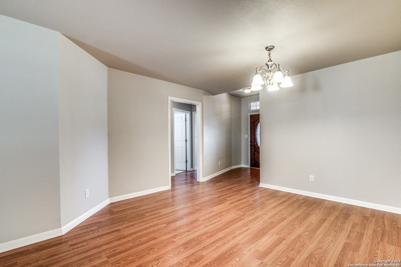 1576 Kimberly Dawn Dr - Photo 4 of 22