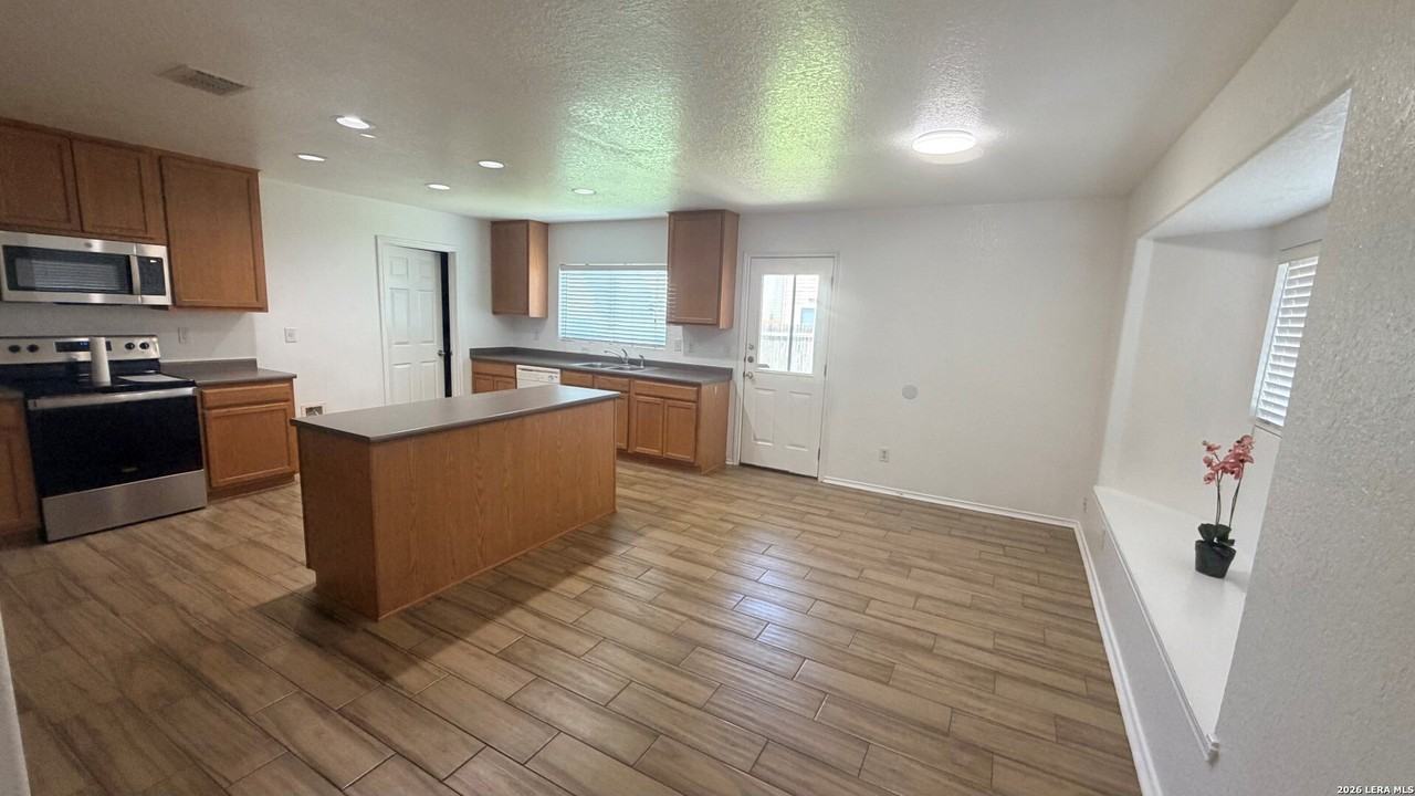8835 Laguna Rio - Photo 7 of 19