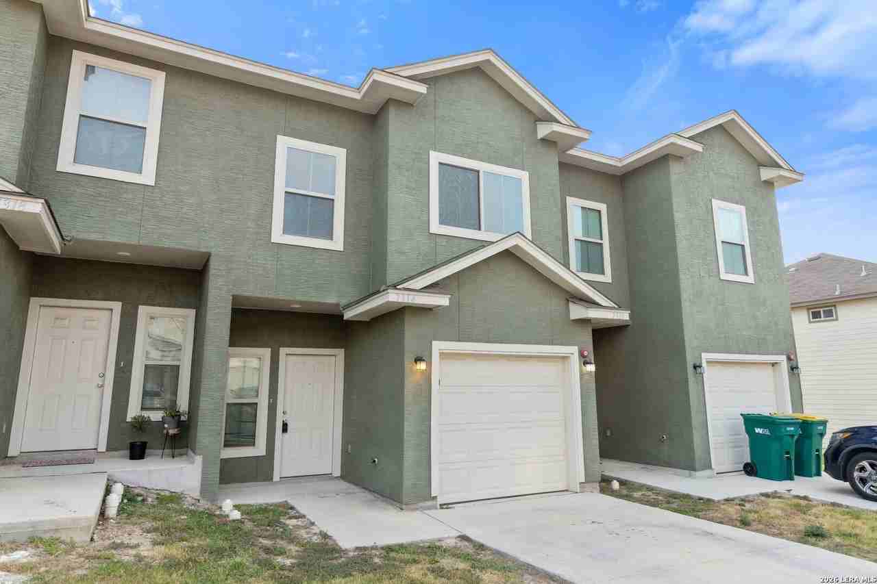 7314 Savannah Brks - Photo 2 of 16
