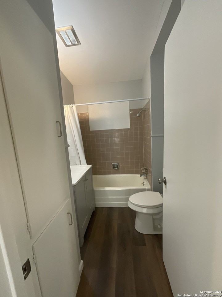 207 Pinehurst Blvd - Photo 6 of 26