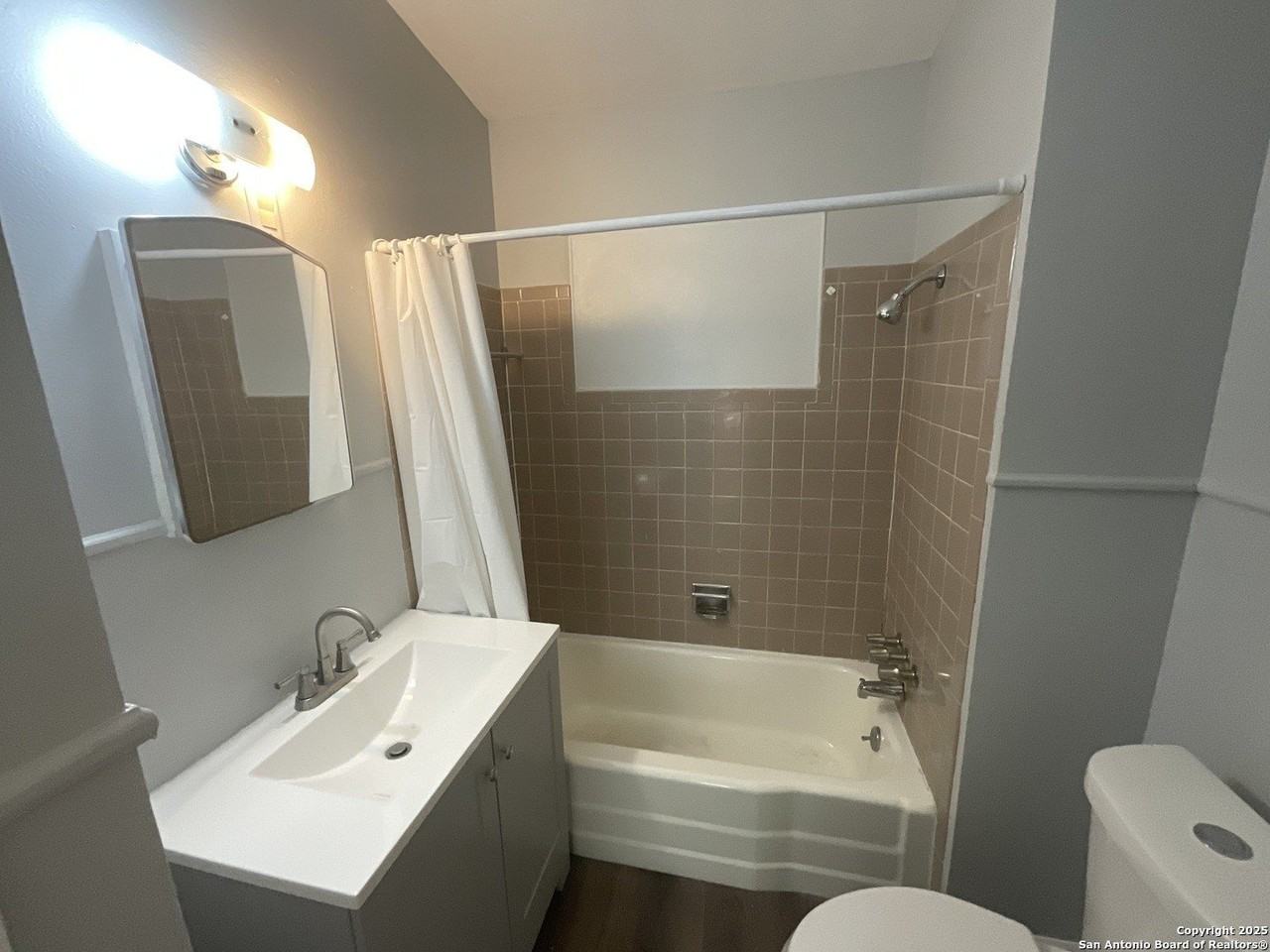 207 Pinehurst Blvd - Photo 7 of 26