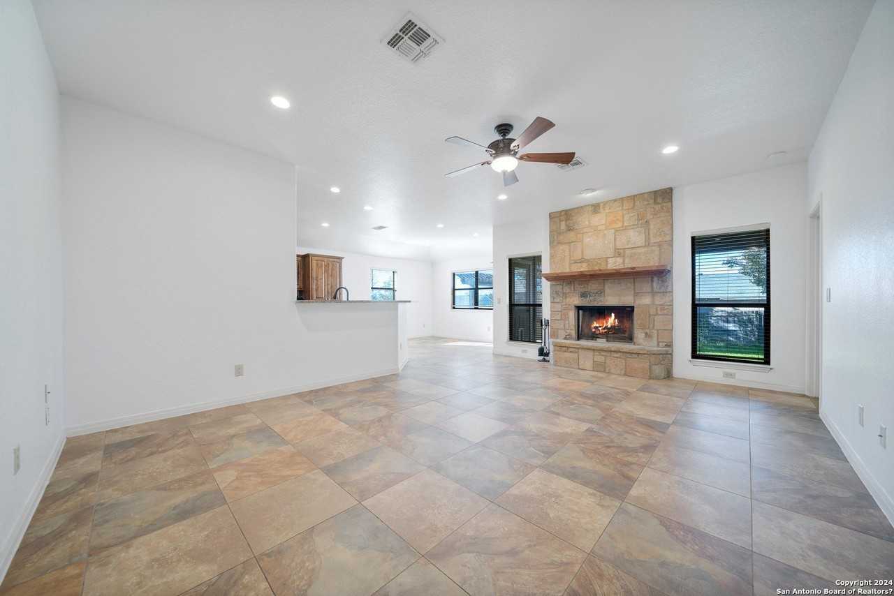 1634 Sunblossom Cir - Photo 6 of 27