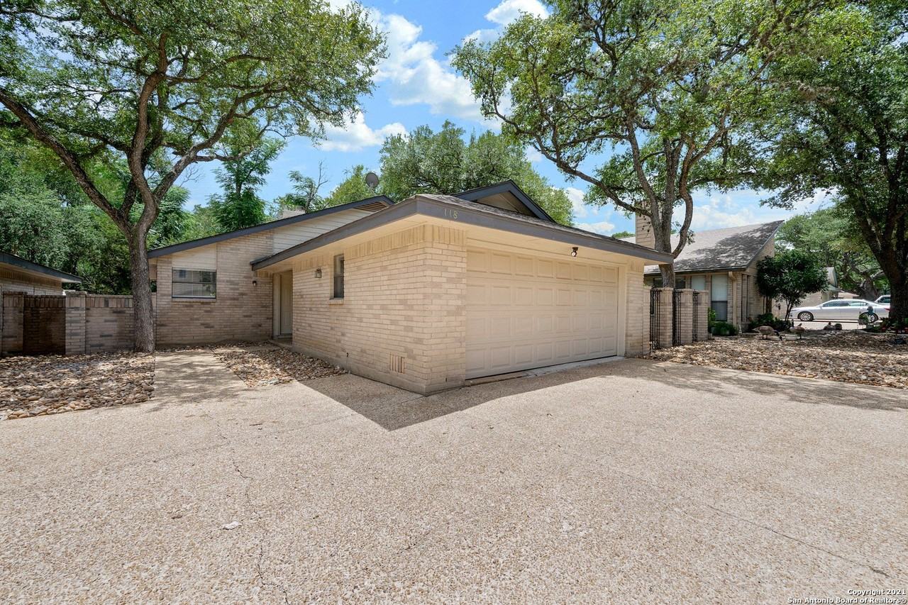 118 Golden Way - Photo 3 of 31