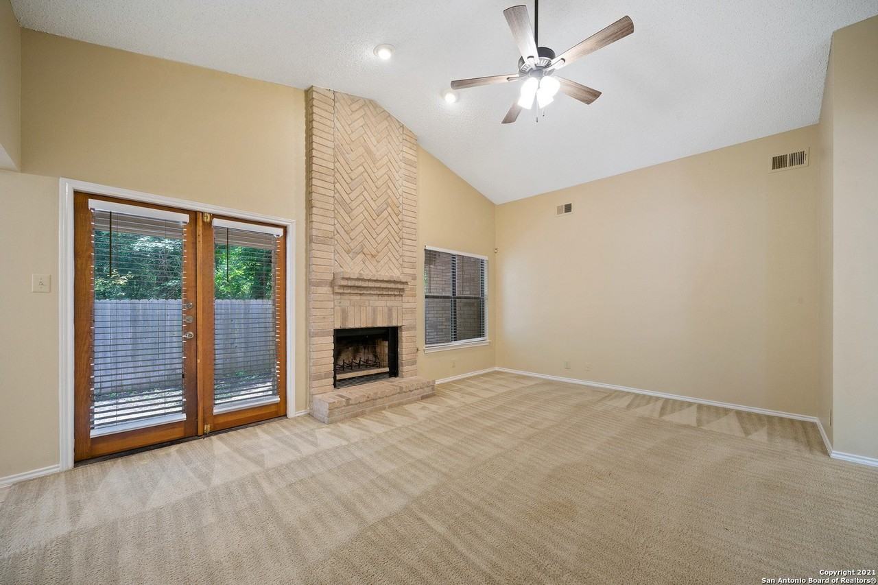 118 Golden Way - Photo 6 of 31