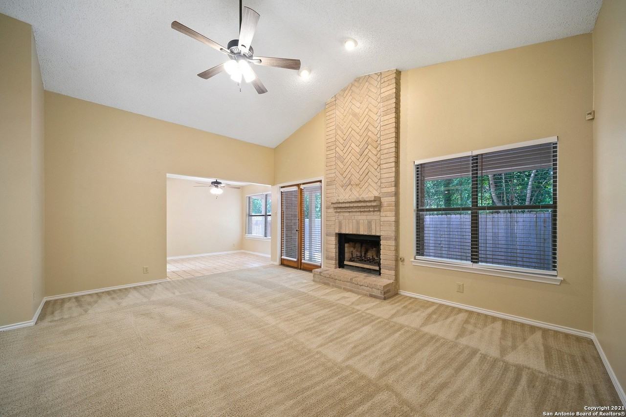 118 Golden Way - Photo 7 of 31