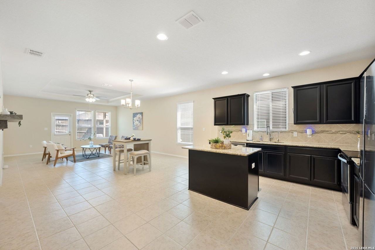 8722 Buggy Ln - Photo 5 of 22
