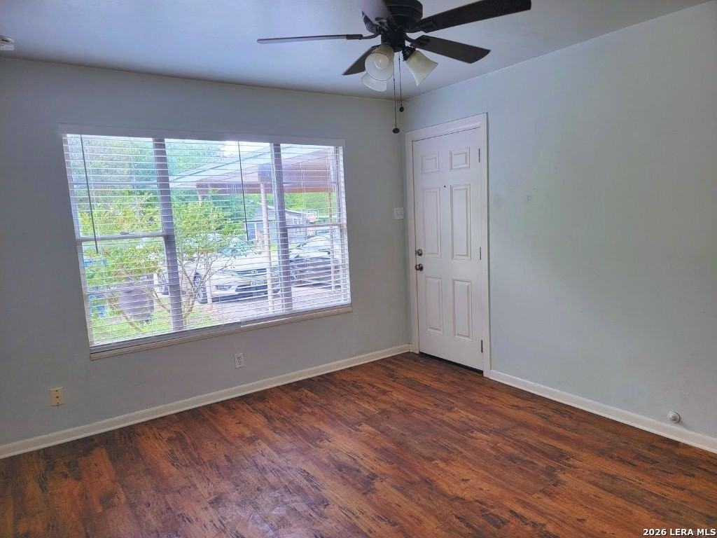 622 Bexar Dr - Photo 2 of 12
