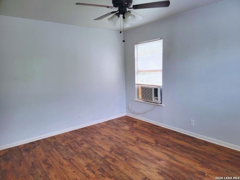 622 Bexar Dr - Photo 3 of 12