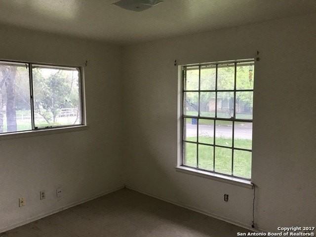 6007 Misty Valley Dr - Photo 5 of 9
