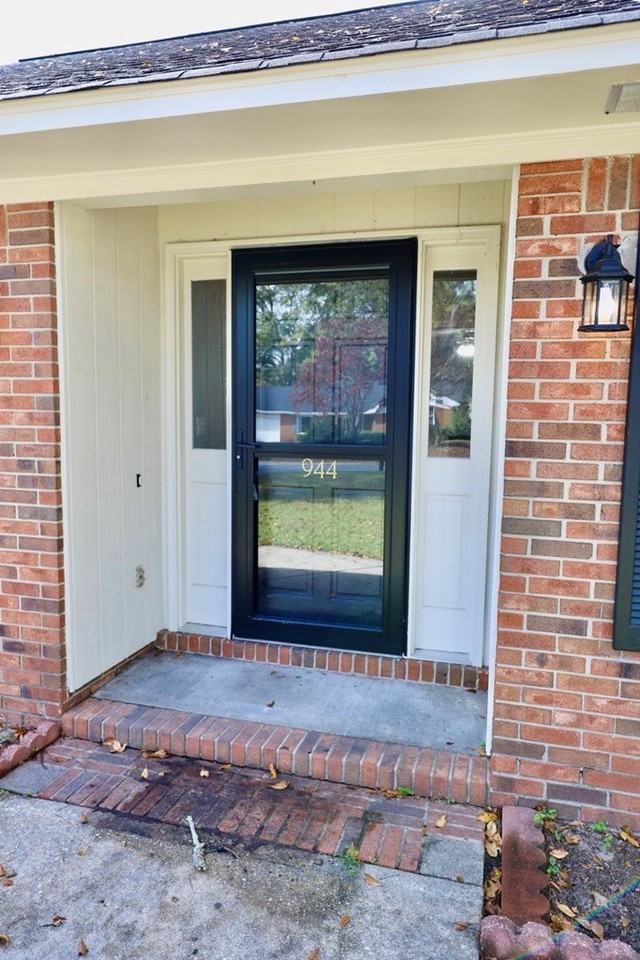 944 Twin Lakes Dr - Photo 5 of 50