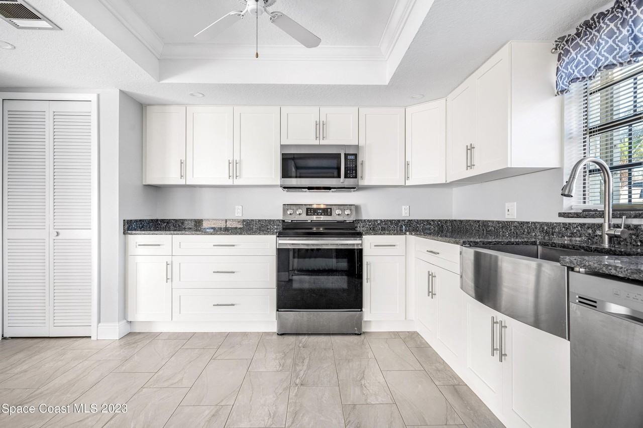 1080 Park Ridge Pl - Photo 5 of 33
