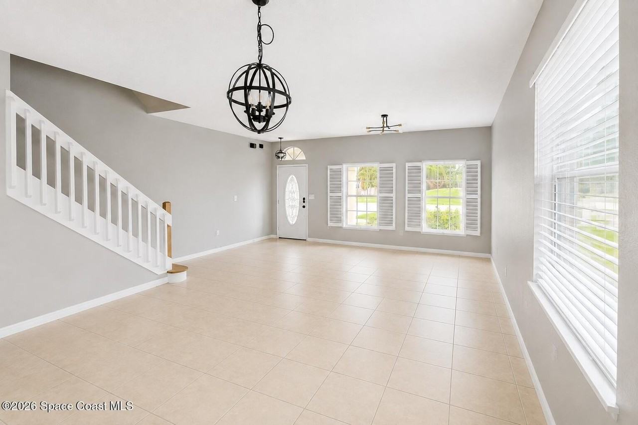 781 Glen Abbey Way - Photo 4 of 33