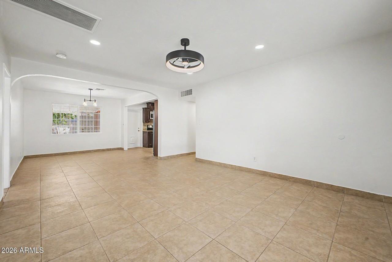 6138 N 15th Ave - Photo 6 of 47