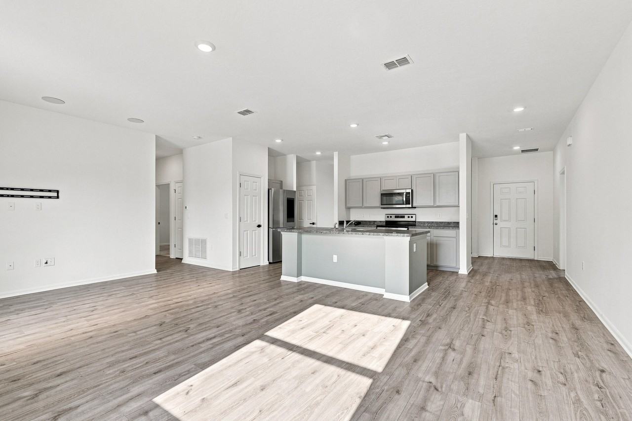 1261 Sw Curry St - Photo 6 of 34