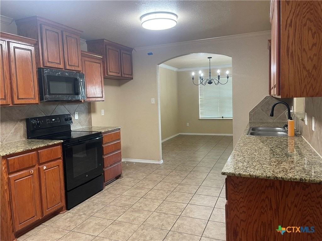 2804 Hector Dr - Photo 4 of 14