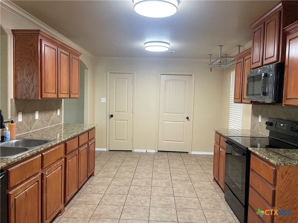 2804 Hector Dr - Photo 5 of 14