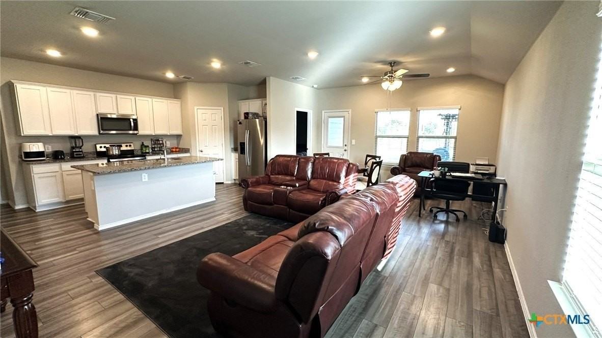 2518 Merganser Dr - Photo 4 of 21