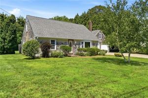 featured image of 6 Lakewood Dr