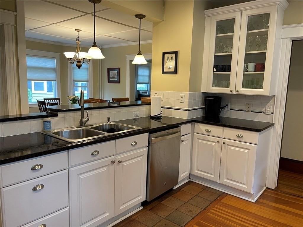 35 Annandale Rd - Photo 2 of 28