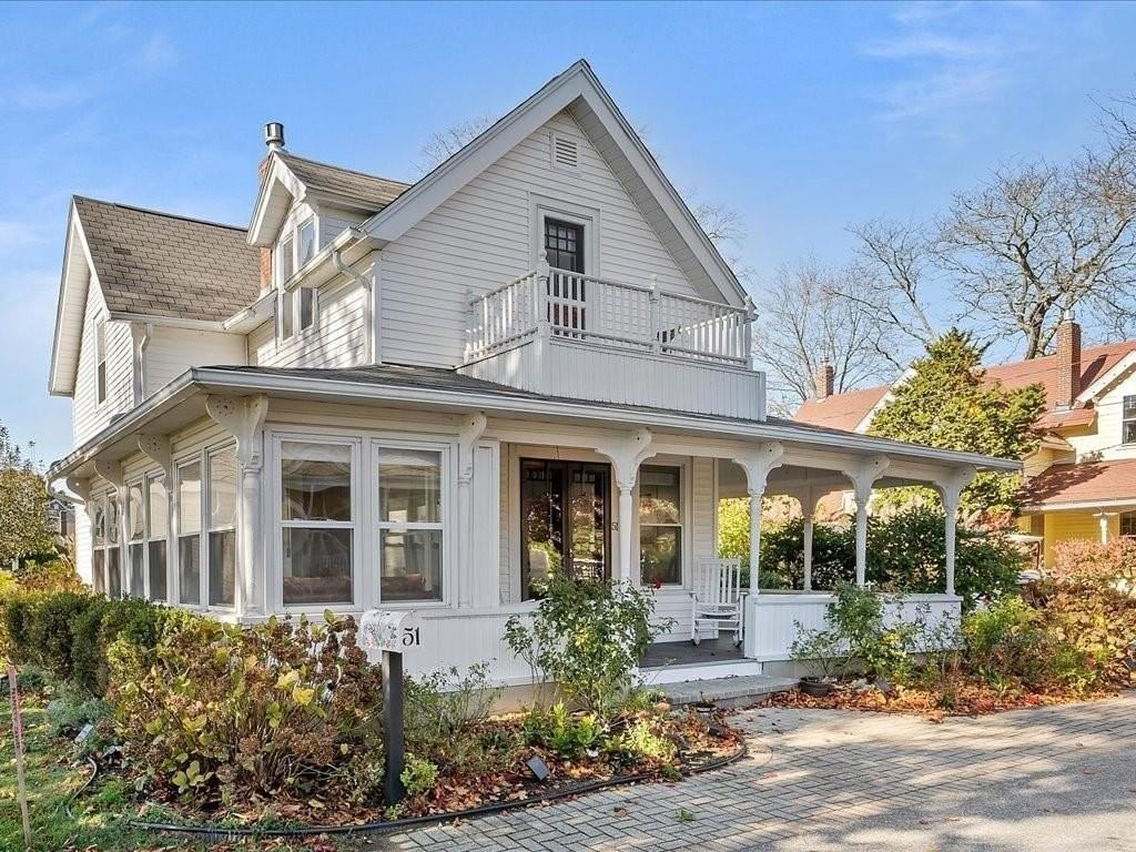 51 9th Ave - Photo 4 of 34