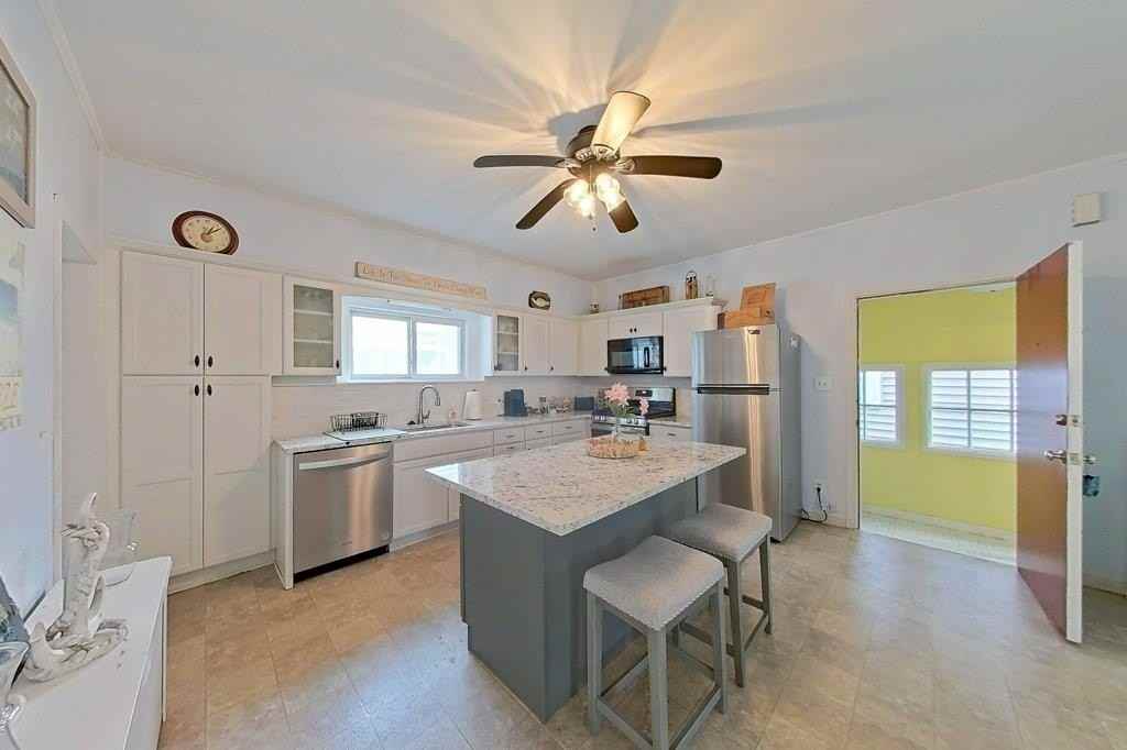 36 Dixon St - Photo 4 of 35
