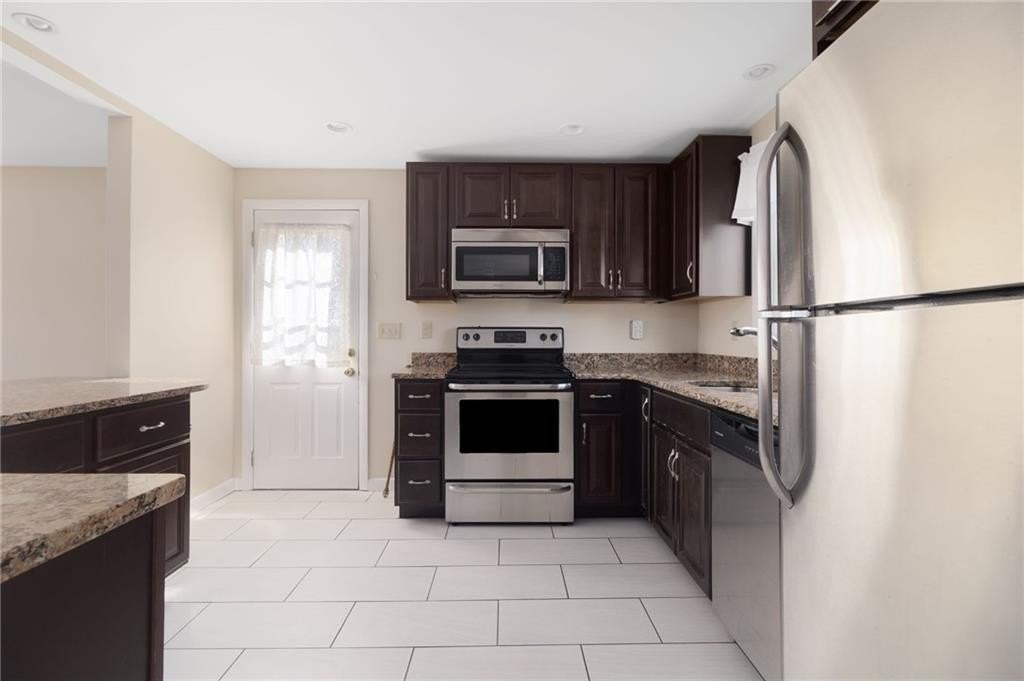 9 Chestnut Hill Rd #B - Photo 5 of 34